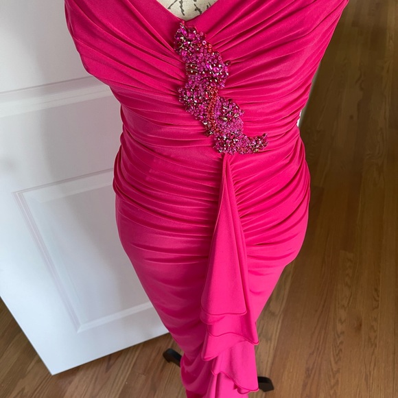 Badgkey Mischa gown, fuschsia, ruffles, sequins strapless, size 4 - Picture 3 of 7